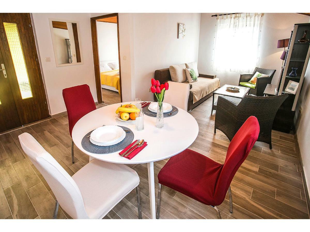 Apartment Goga'S Retreat In Marina Esterno foto